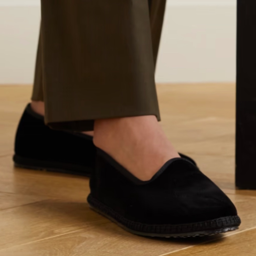 ViBi VENEZiA Classic Velvet Furlane Round Toe Slippers Black Size 6.5/7 NWOT